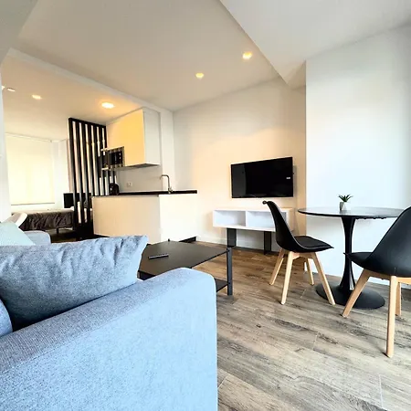 Turisticos Identia Sport Apartment Leon